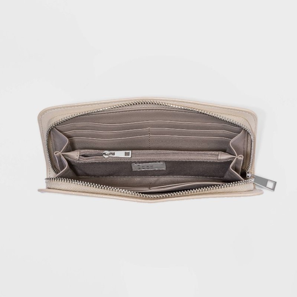 FREE W/ $10+ Purchase: a new day White Women’s Zip Wallet